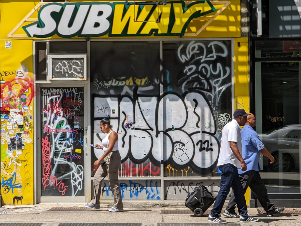 Subway: The Sandwich Giant That Lost Its Way (image credits: flickr)