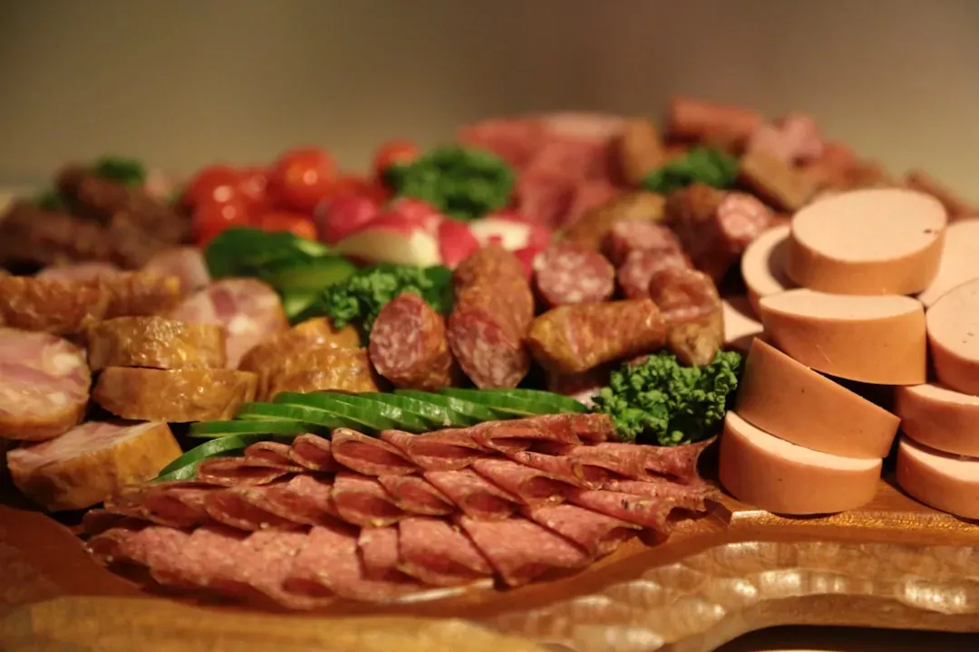 Processed and Red Meat: The Inflammatory Protein Problem (Image Credits: Unsplash)