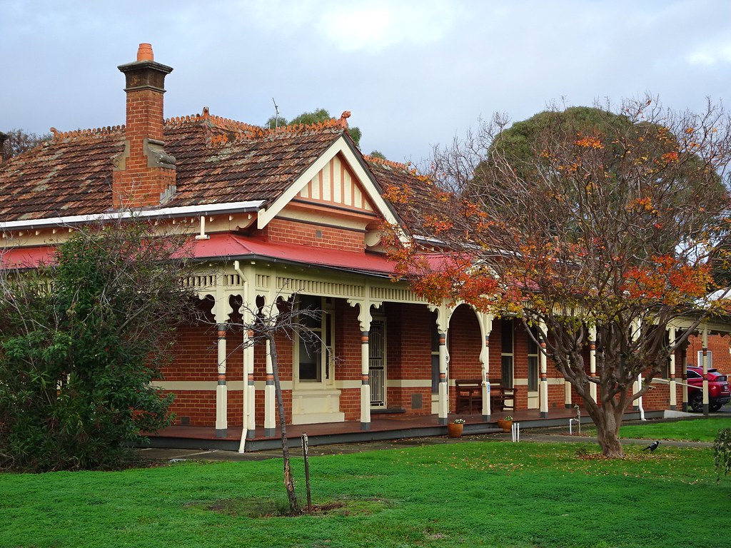 Inheritance Laws Perpetuate Generational Advantages (image credits: flickr)