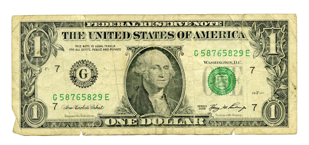 The Dollar's Decline: When America's Money Loses Its Crown (image credits: unsplash)