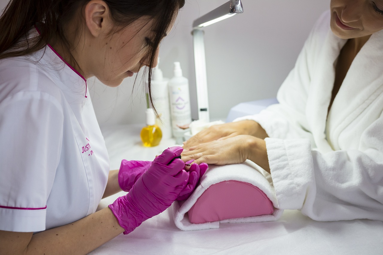 Personal Care and Beauty Services: DIY Over Salon (image credits: pixabay)