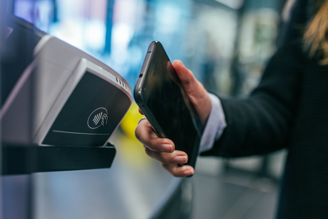 The Lightning-Fast World of Cashless Shopping (image credits: unsplash)