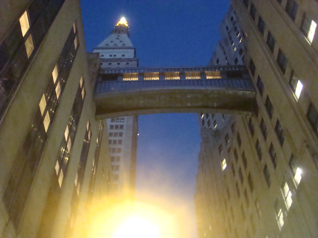Pre-Market Analysis at 5 AM (image credits: flickr)