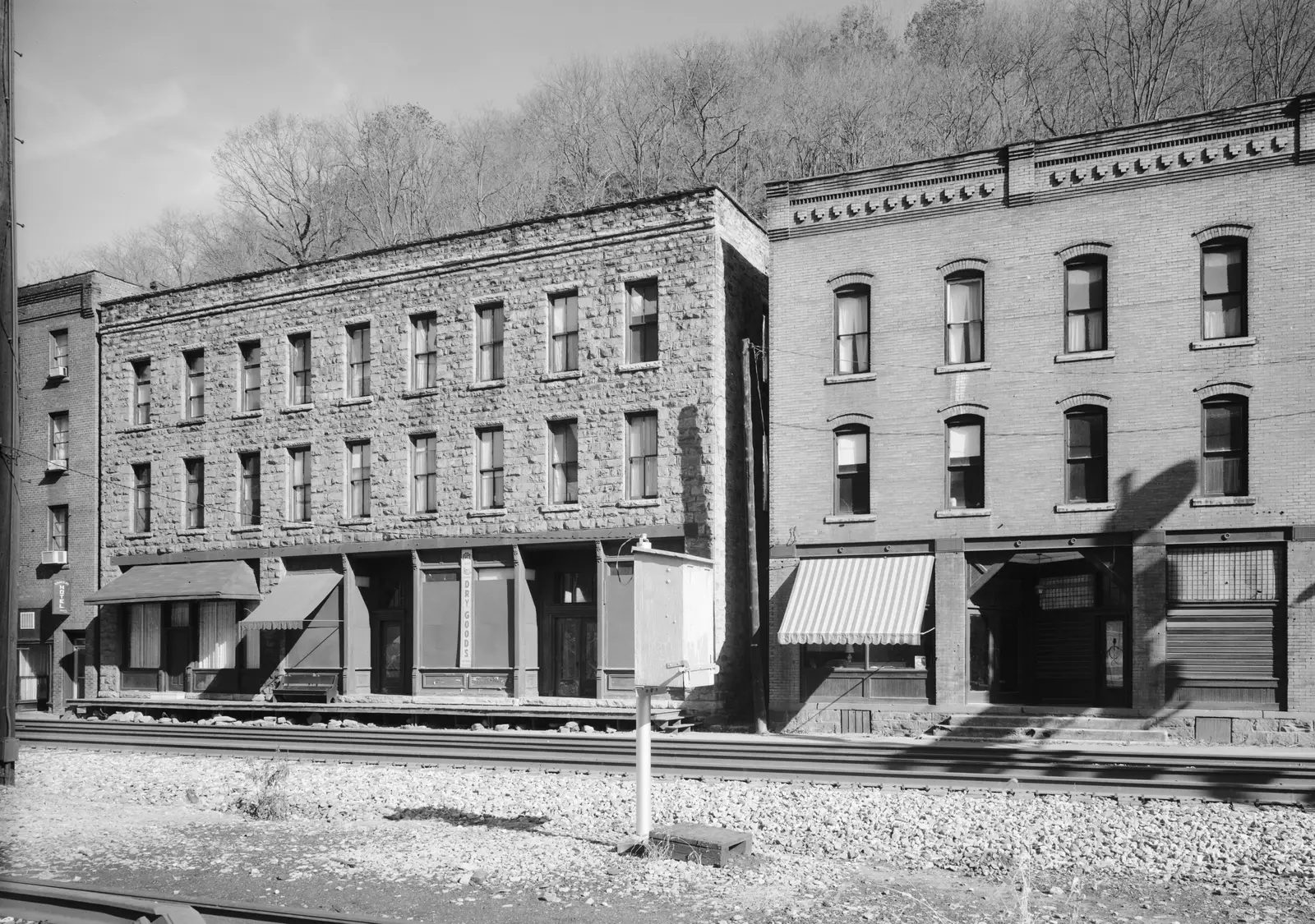 #13 - Thurmond, West Virginia: The Railroad Town You Can Still Walk Through (This image is available from the United States Library of Congress's Prints and Photographs division under the digital ID hhh.wv0301.This tag does not indicate the copyright status of the attached work. A normal copyright tag is still required. See Commons:Licensing., Public domain)