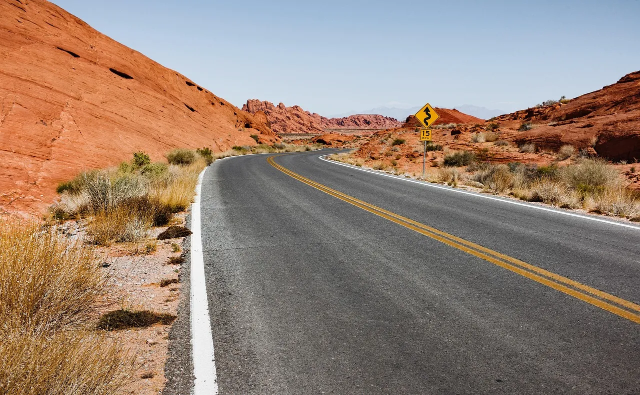 #4 - Interstate 40 Across the Painted Desert, Arizona (Image Credits: Pixabay)