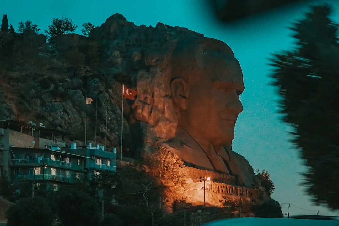 Crazy Horse Memorial: A Monument to Native American Heritage (Image Credits: Unsplash)