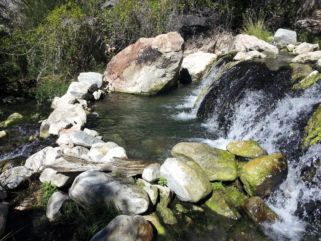 Goldbug Hot Springs, Idaho (mjfmjfmjf, Flickr, CC BY 2.0)