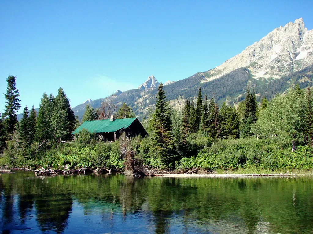Jenny Lake, Wyoming – Grand Teton's Glacial Jewel (Image Credits: Flickr)