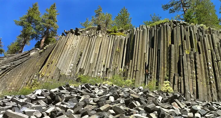 Devils Postpile, California (Image Credits: Flickr)