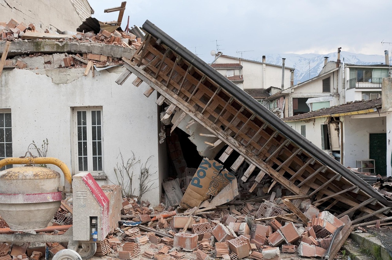 Beyond The Big One: A Double Catastrophe (Image Credits: Pixabay)