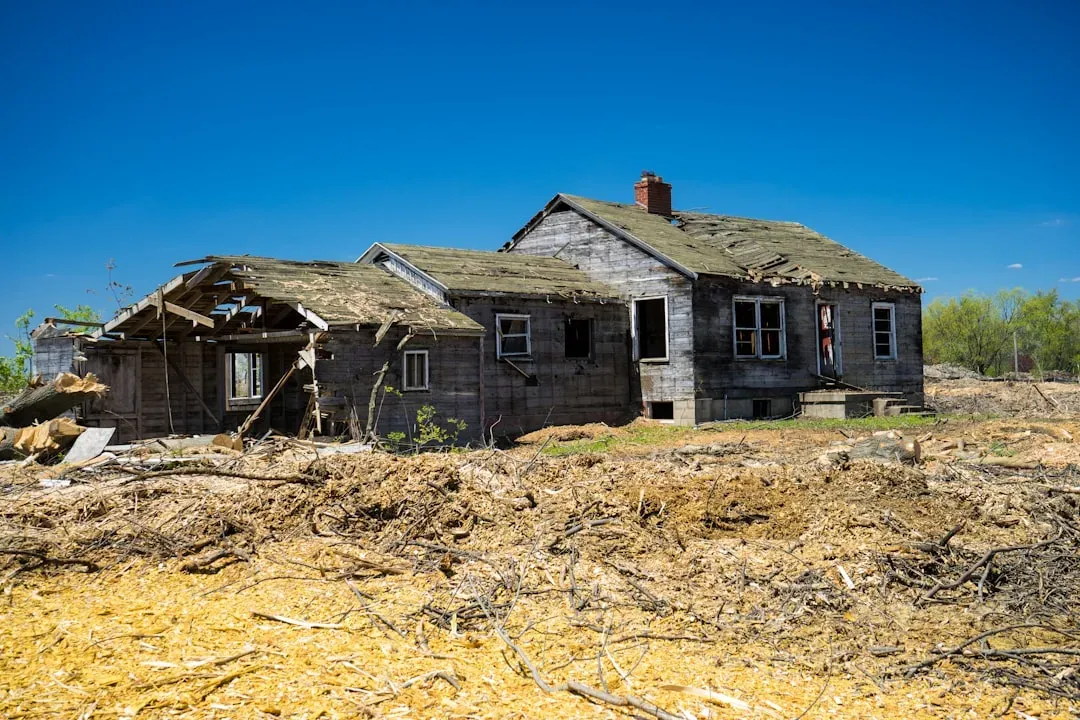 Myth 8: Opening Windows Reduces Tornado Damage to Your Home (Image Credits: Unsplash)
