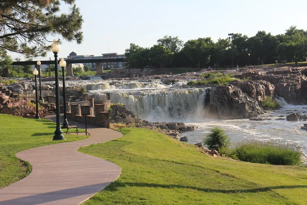 8. Sioux Falls, South Dakota: Small City, Outsized Benefits (royal_broil, Flickr, CC BY-SA 2.0)