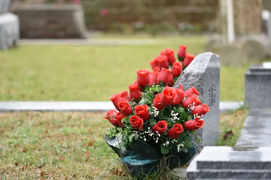 How This Fits With Later Burial Practices (Image Credits: Pexels)