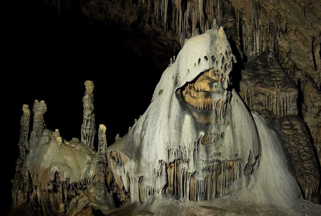Slaughter Canyon Cave - Where Ancient Artists Celebrated Wildlife (Image Credits: Flickr)