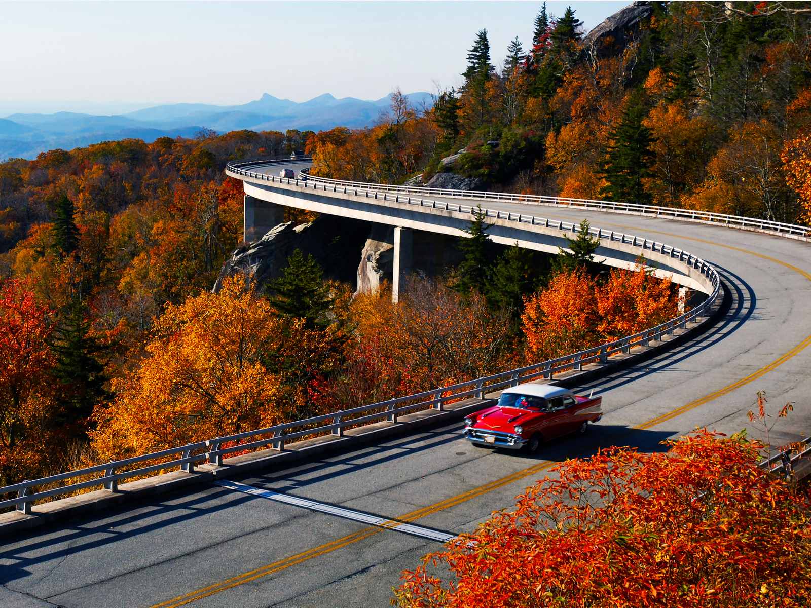 Blue Ridge Parkway, North Carolina and Virginia: America's Favorite Drive (Image Credits: Wikimedia)