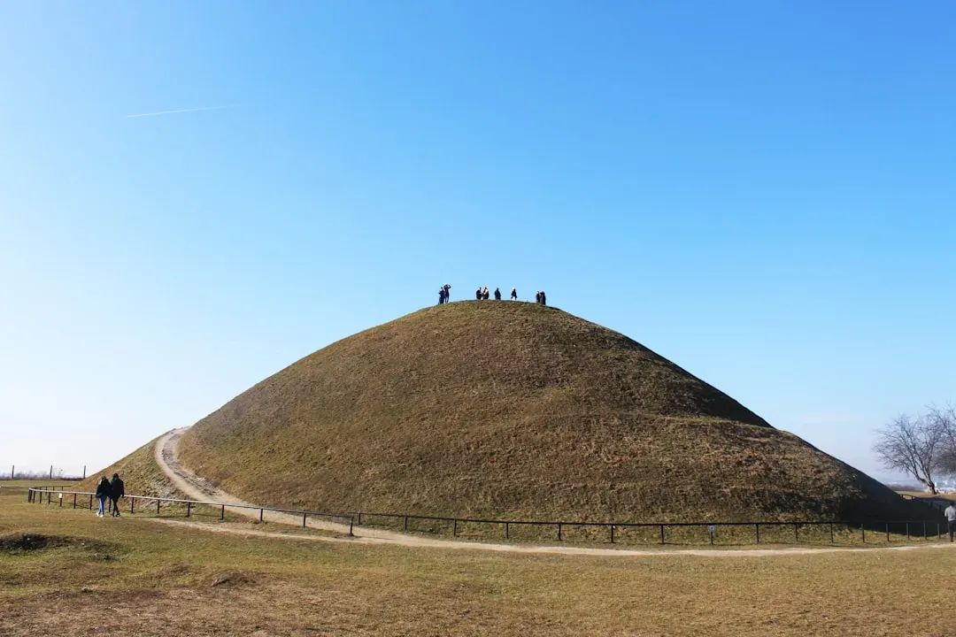Cahokia: The Ancient American City Larger Than London (Image Credits: Unsplash)