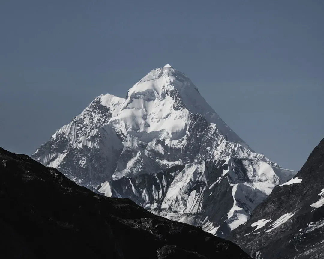 Mount Everest: The Crowded Giant (Image Credits: Unsplash)