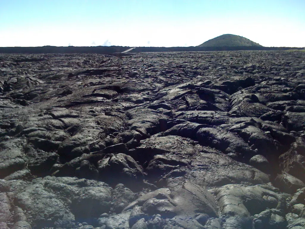 Mauna Loa: Hawaii's Sleeping Colossus (Image Credits: Flickr)