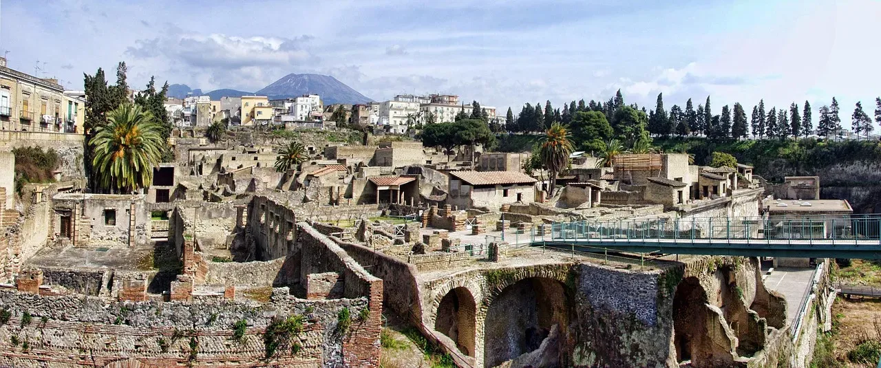 Herculaneum: Pompeii's Forgotten Twin (Image Credits: Pixabay)