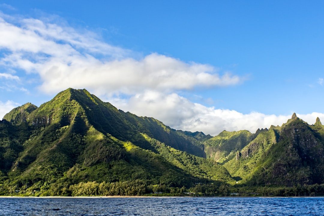 Kalalau Trail, Na Pali Coast, Kauai, Hawaii (Image Credits: Unsplash)