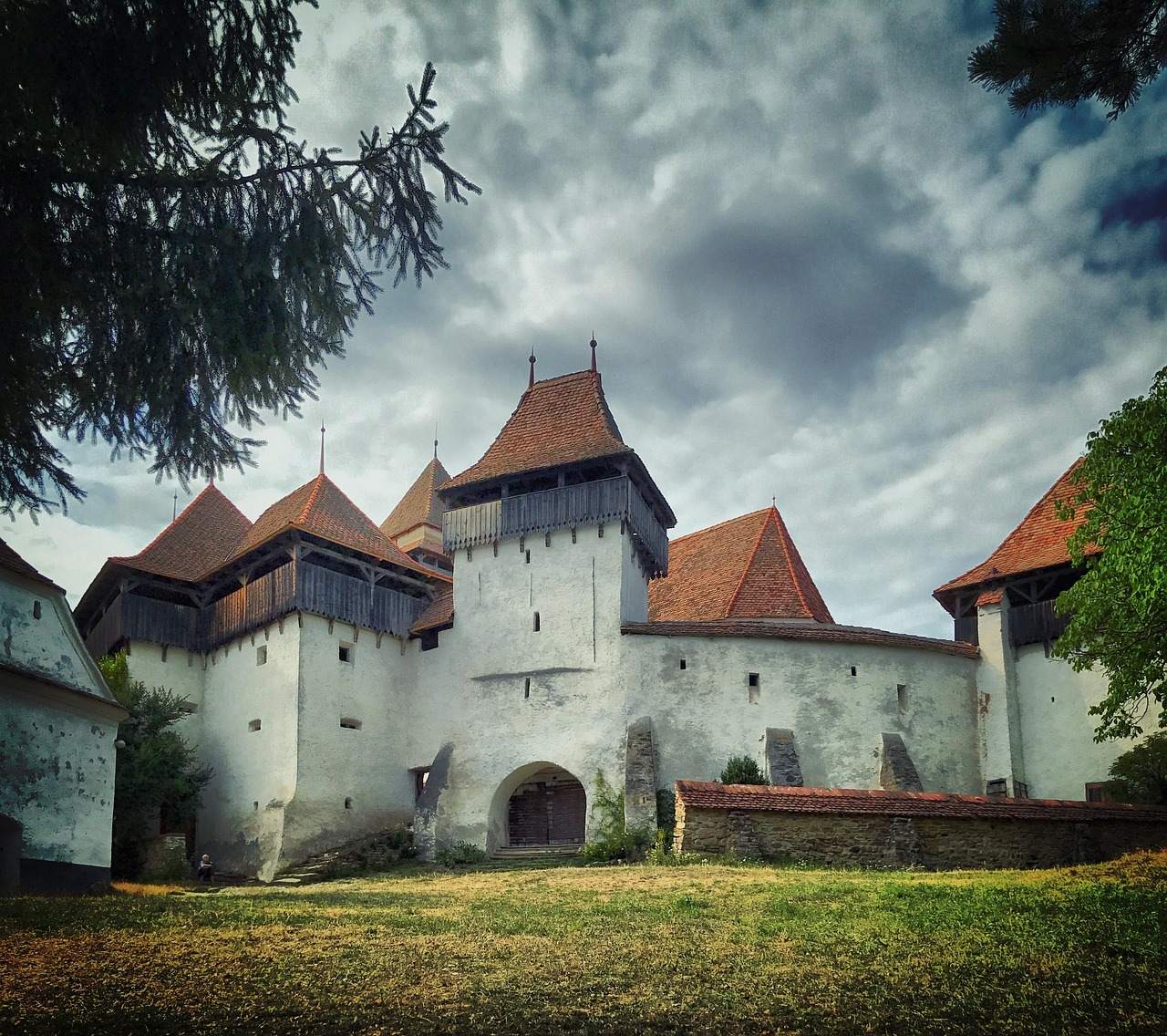 Viscri: Medieval Life in Modern Times (Image Credits: Pixabay)