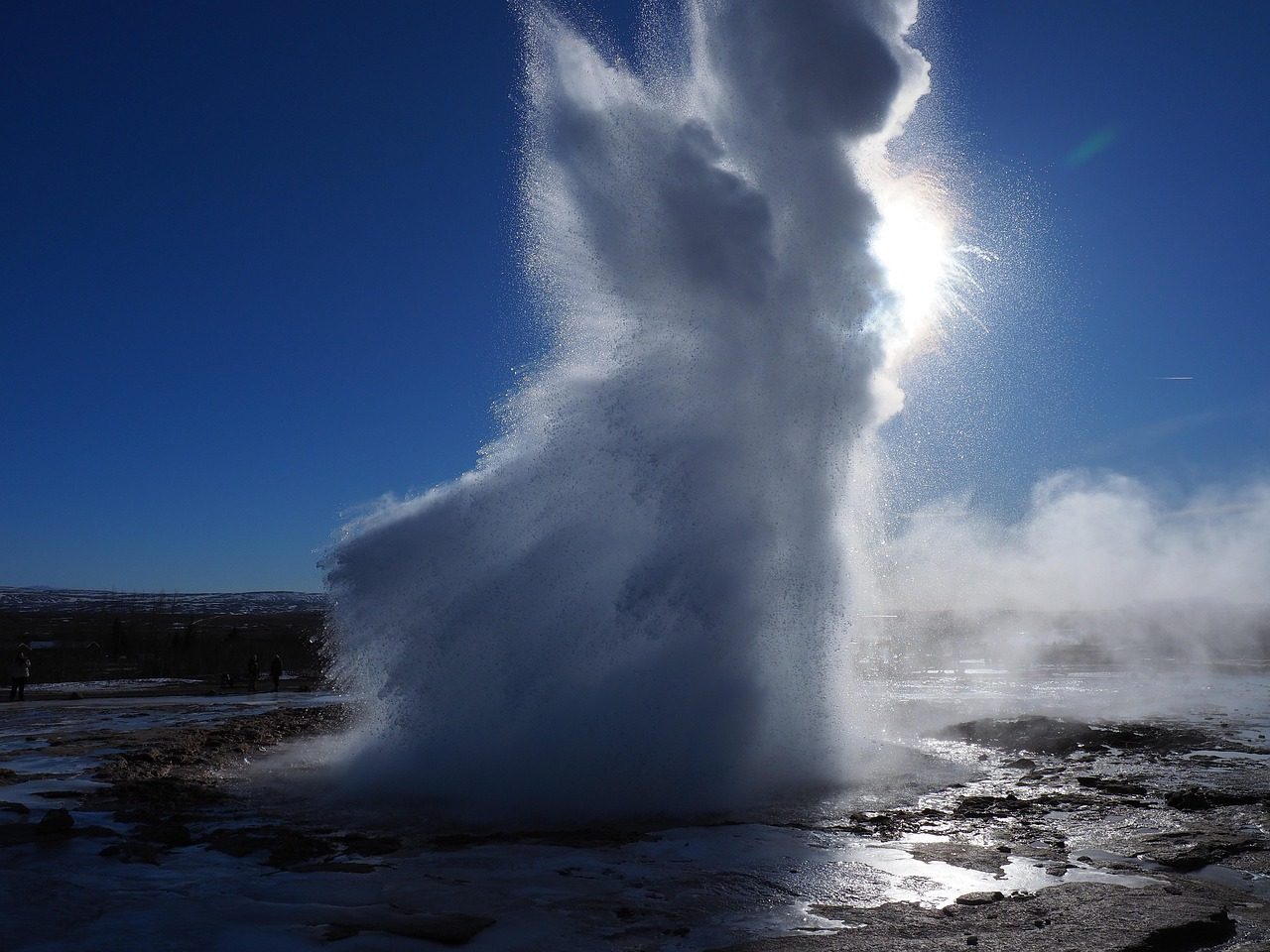 Yellowstone's Mysterious Steamboat Geyser (Image Credits: Pixabay)