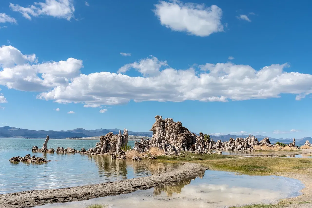 Mono Lake Tufa Towers, California: The Ghostly Spires That Almost Vanished (Image Credits: Pixabay)
