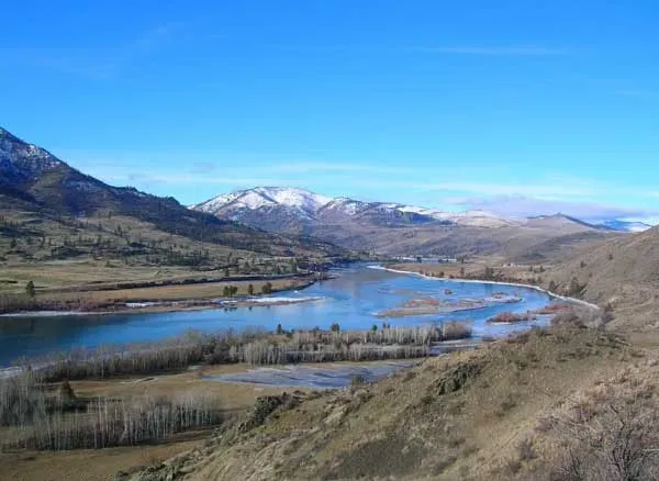 Flathead River, Montana (Self-photographed, CC BY-SA 3.0)