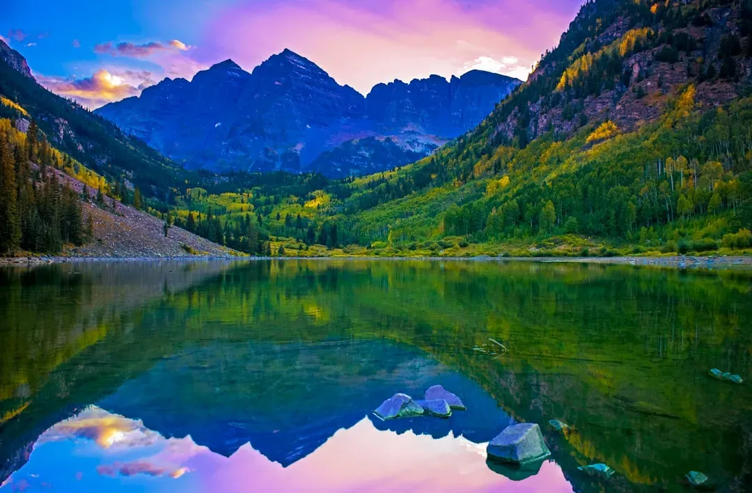 Maroon Lake, Colorado – The Rockies' Mirror to the Maroon Bells (Image Credits: Unsplash)