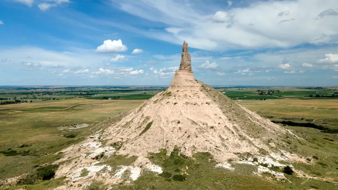6. Chimney Rock, Nebraska: The Pioneer's Beacon (Image Credits: Unsplash)
