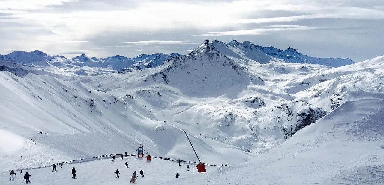 The White Mountains and Sunrise Park Resort (Image Credits: Pixabay)