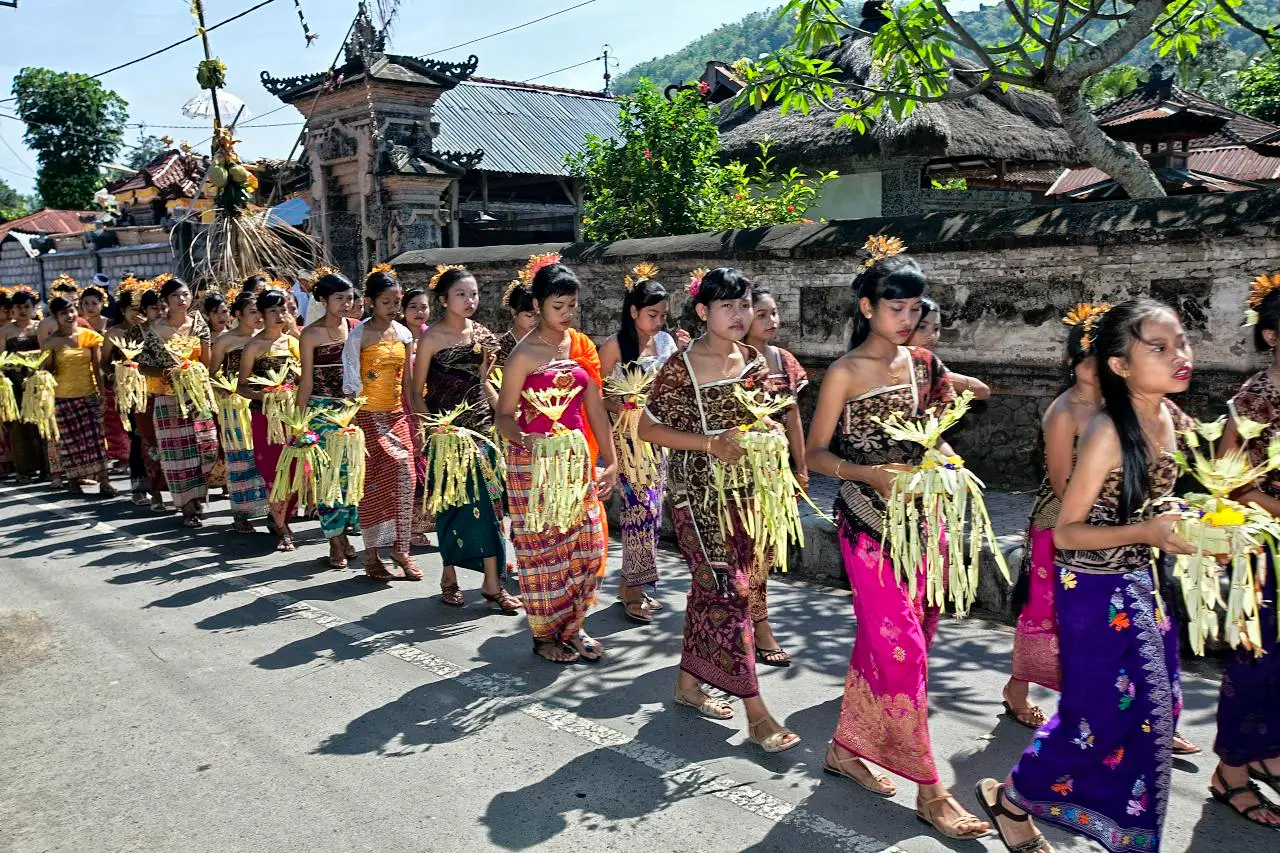 7. Bali, Indonesia - The Island Ritual Instagram Never Shows You (temple ceremony, CC BY 2.0)