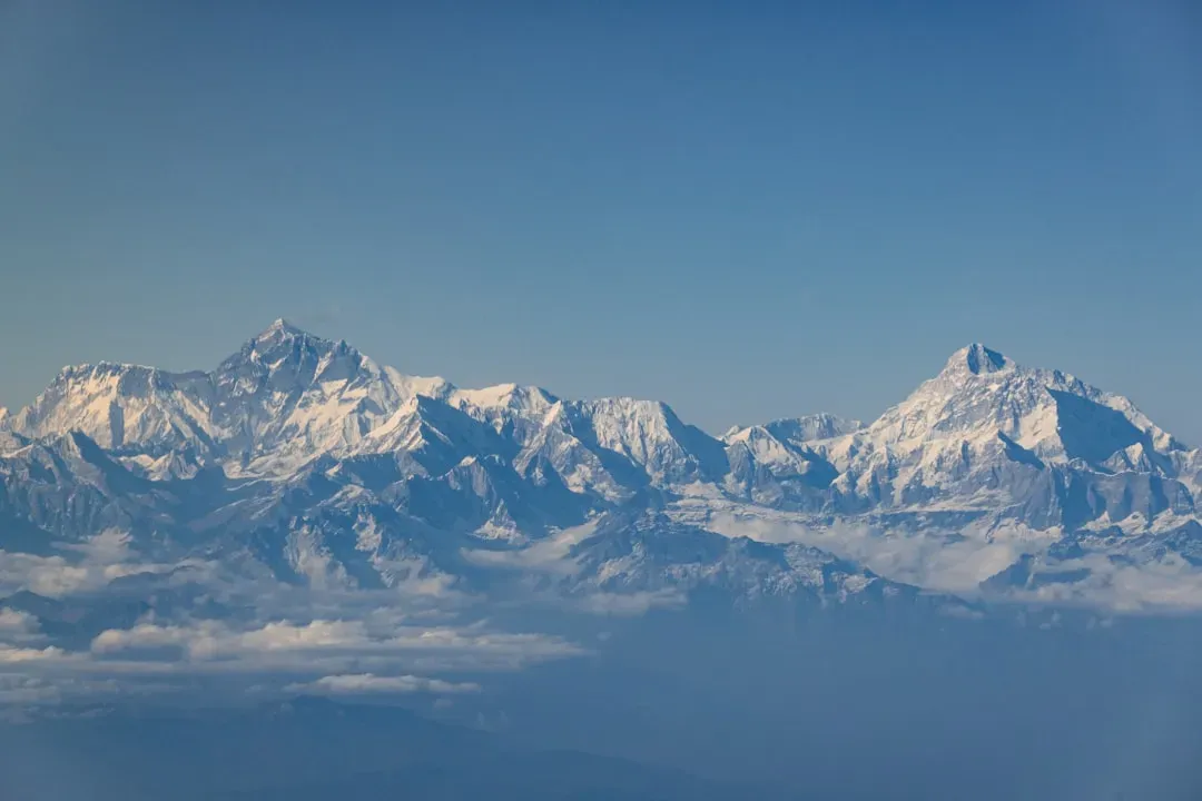 The Layers of Everest: Reading the Mountain Like a Book (Image Credits: Unsplash)