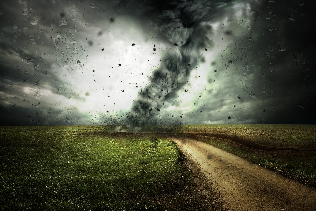 The Science Behind Nature's Most Violent Storms (Image Credits: Pixabay)