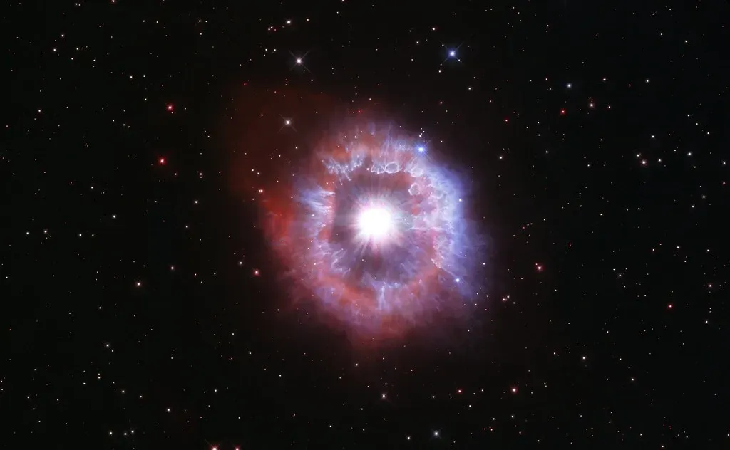 How Massive Stars Create Iron (NASA Hubble, Flickr, CC BY 2.0)