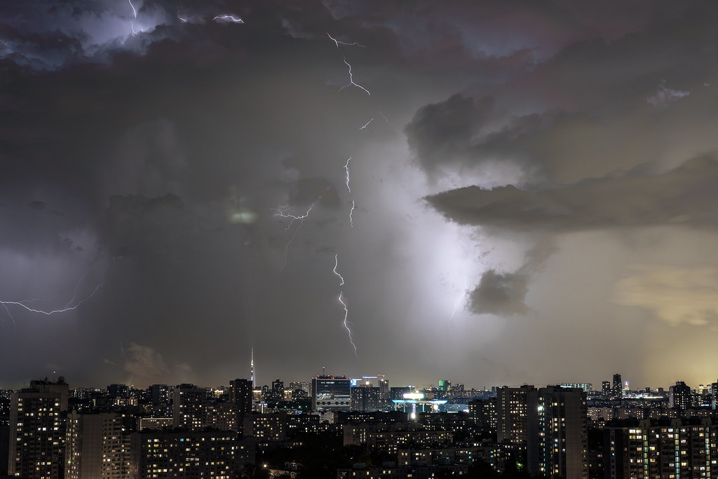 Formation Under Surprisingly Quiet Conditions (Image Credits: Flickr)