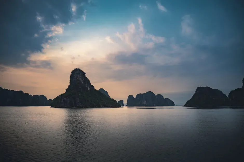 #12 Pisces - Halong Bay at Dusk, Vietnam (Image Credits: Pexels)