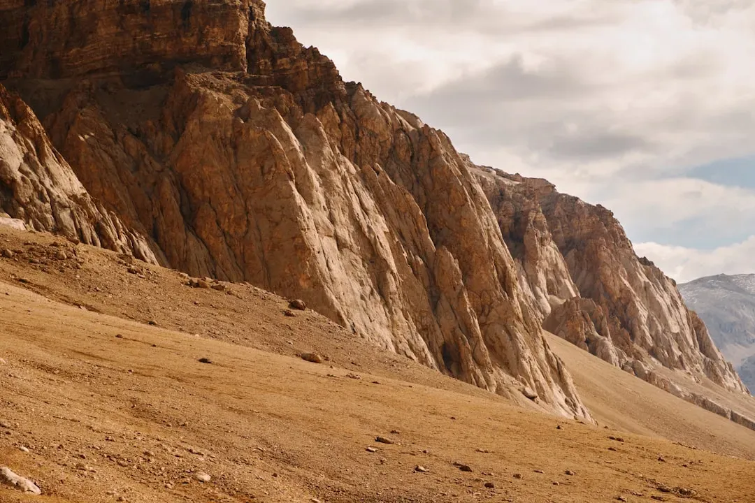 Mars: Home to the Solar System's Most Dramatic Landscapes (Image Credits: Unsplash)