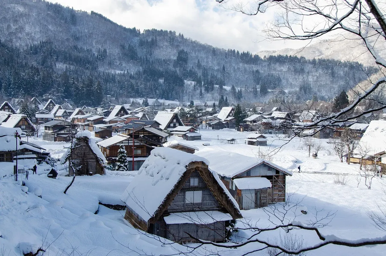 Shirakawa-go, Japan (Image Credits: Pixabay)
