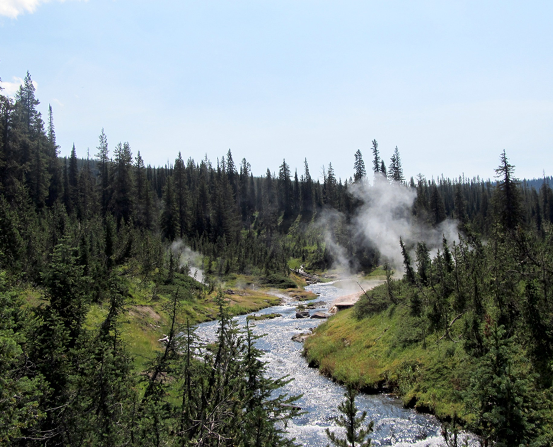 Mr. Bubbles Hot Spring (Image Credits: Wikimedia)