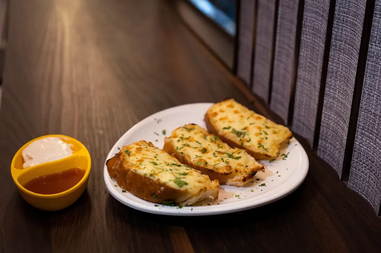 Starchy Food Scents like Bread and Pasta (Image Credits: Pixabay)