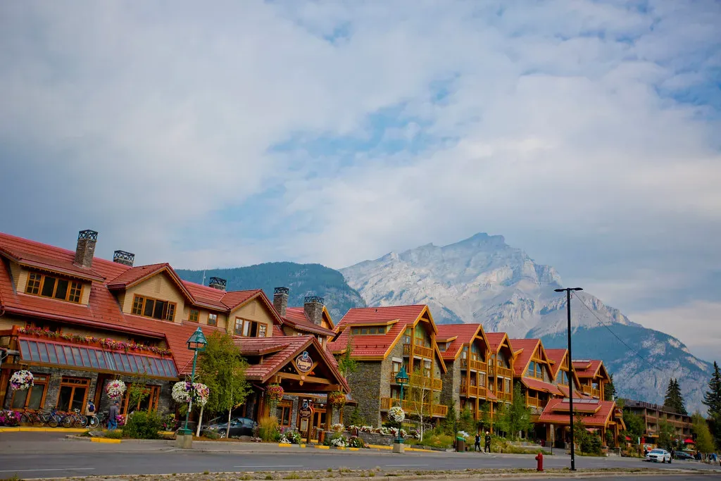 Banff, Canada (Image Credits: Flickr)