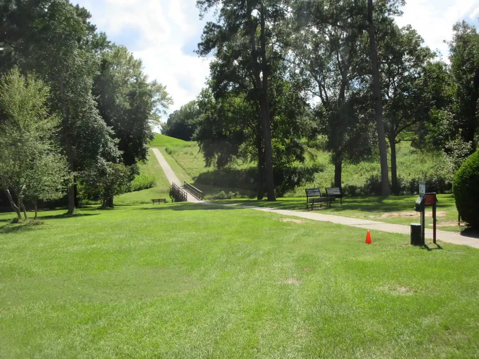 Ocmulgee Mounds National Historical Park, Georgia (Image Credits: Wikimedia)