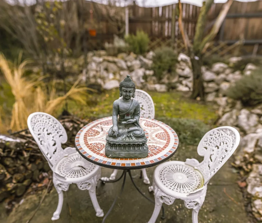 Your Backyard Feels Like a Sanctuary (Image Credits: Rawpixel)