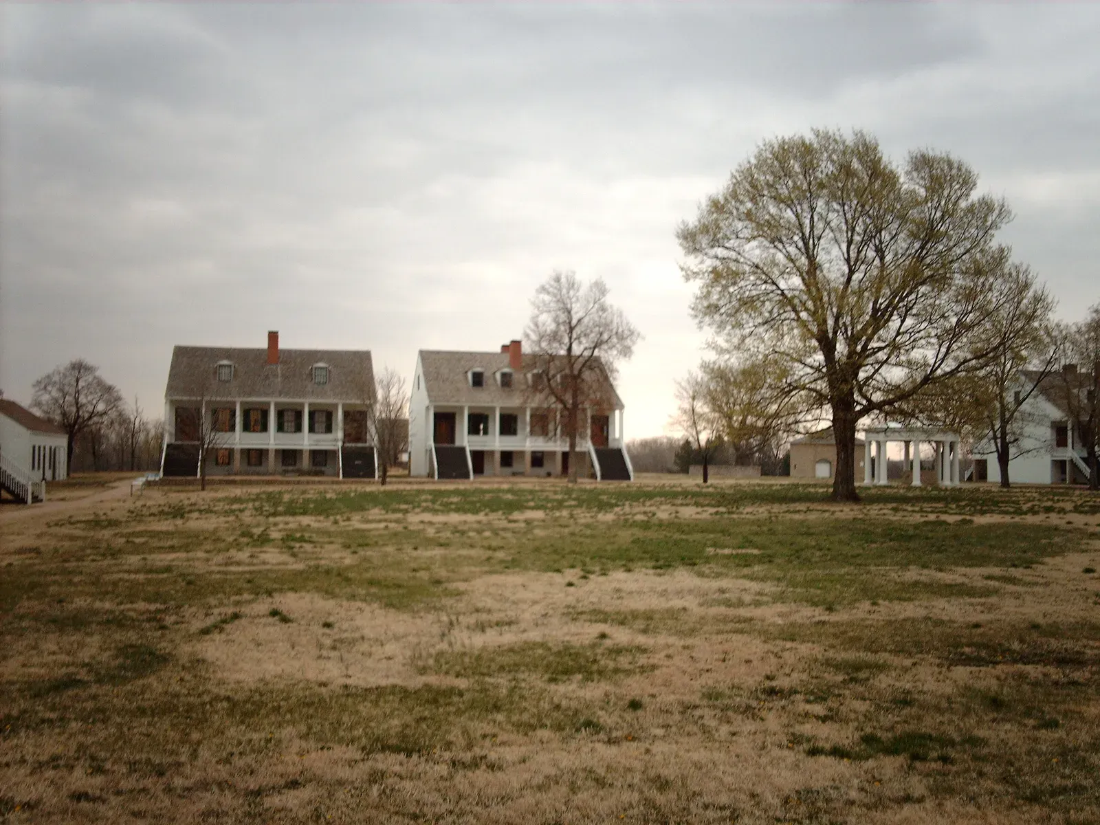 Fort Scott: Guardian of the Western Frontier (Image Credits: Wikimedia)
