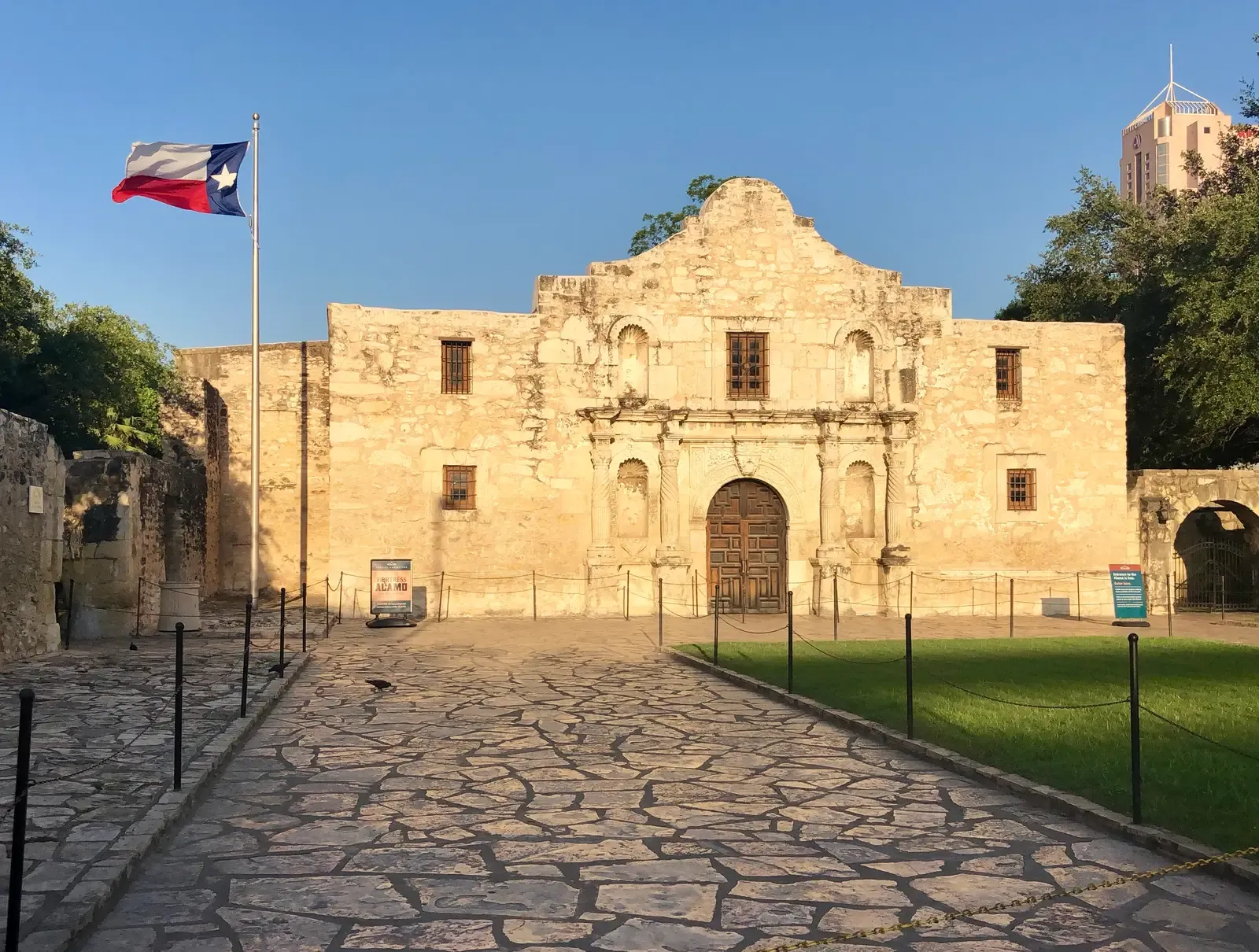The Alamo: Symbol of Courage and Resistance (Image Credits: Wikimedia)