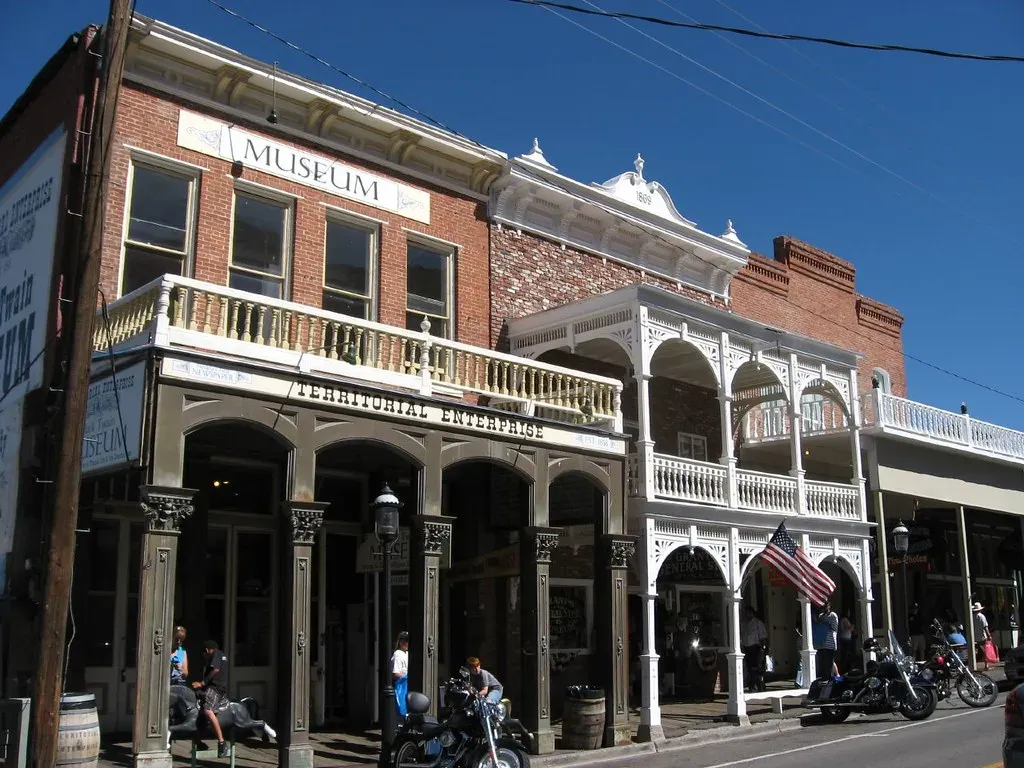 Virginia City, Nevada – The Silver Boomtown That Refused to Die (Image Credits: Flickr)