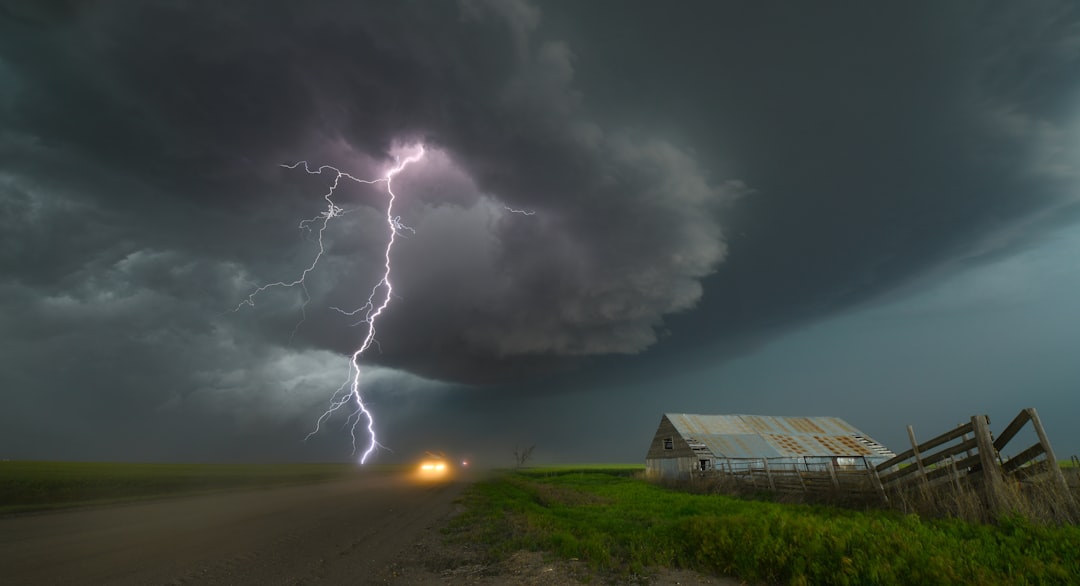 The Physics Behind Lightning's Deadly Touch (Image Credits: Unsplash)