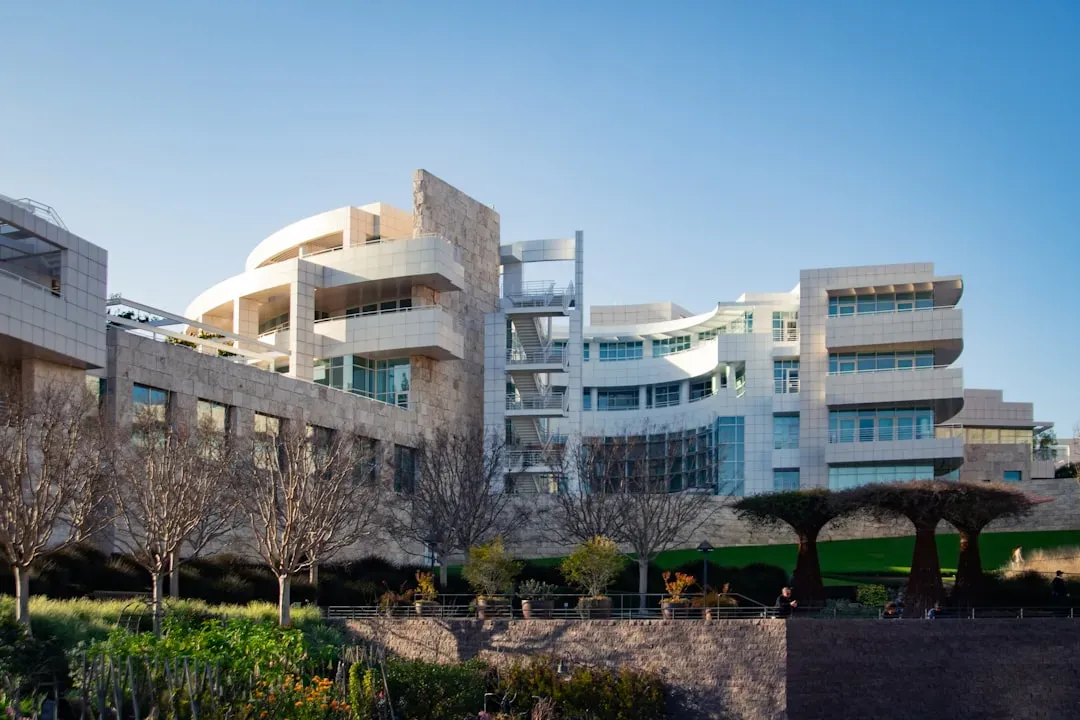 The Getty Center: Modern Beauty in the Hills (Image Credits: Unsplash)