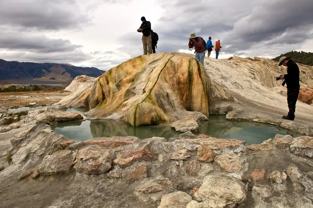 Travertine Hot Springs, California (Image Credits: Flickr)
